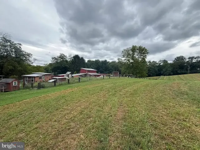 75 Smith Rd, Delta