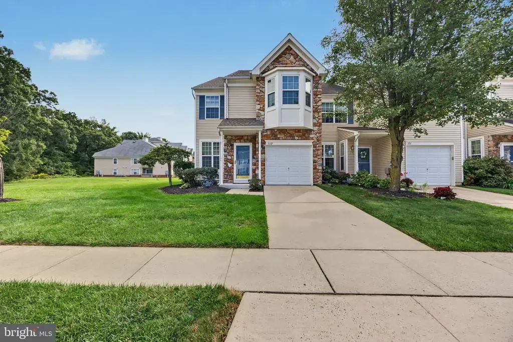 319 Chancellor Dr, WOODBURY
