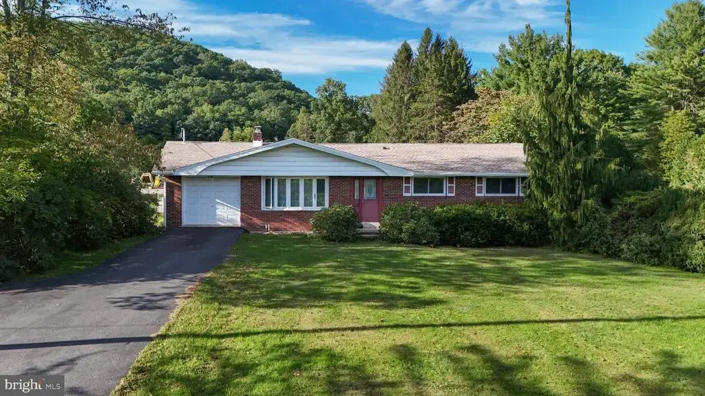 297 E Main St, TAMAQUA