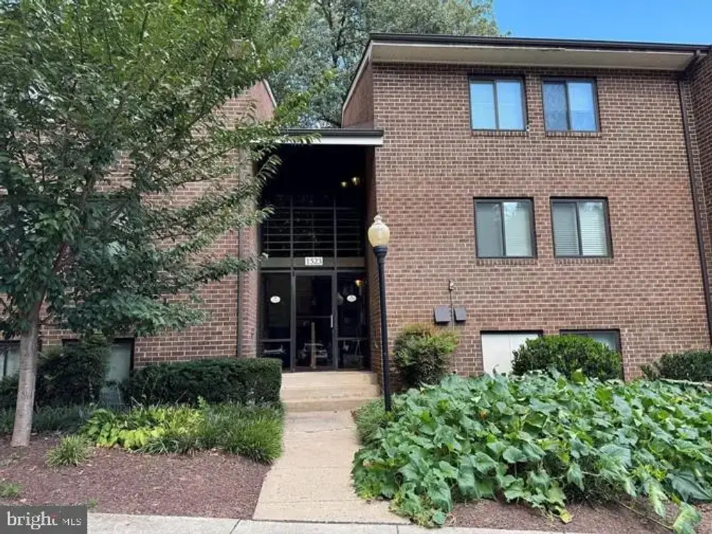 1523-2a Northgate Sq, RESTON