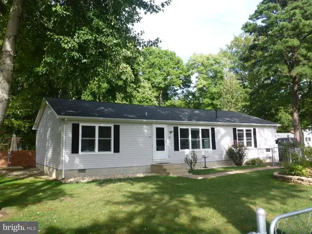 106 Edgewater Ave, North East