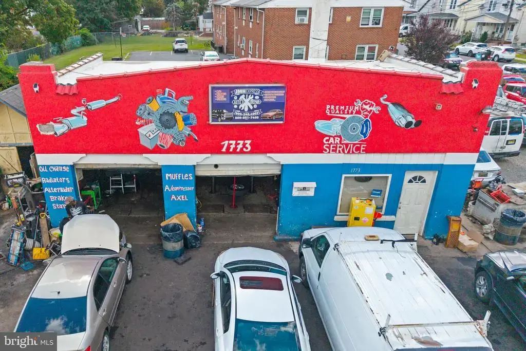 1773 Greenwood Ave, HAMILTON