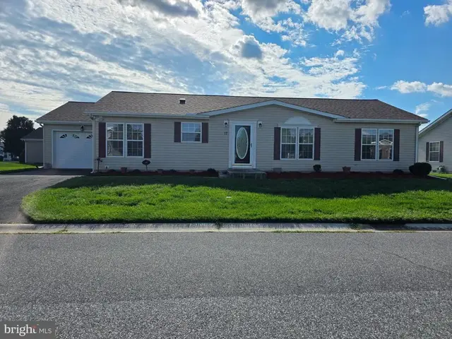 17 Sutton Dr #17, Dover