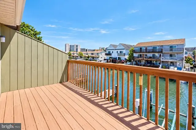 139 Newport Bay Dr #206b, Ocean City