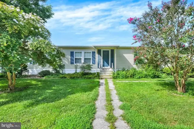 64 Park Ln, Easton