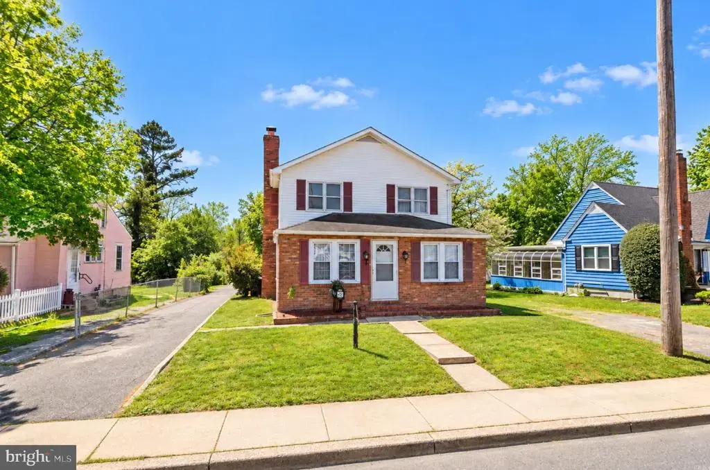 838 Forest St, DOVER