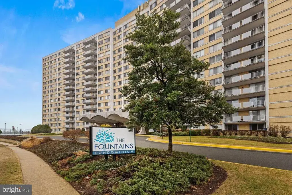 301 N Beauregard St #604, ALEXANDRIA