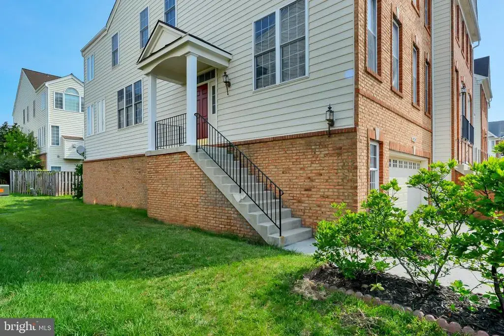 42704 Sandman Ter, SOUTH RIDING