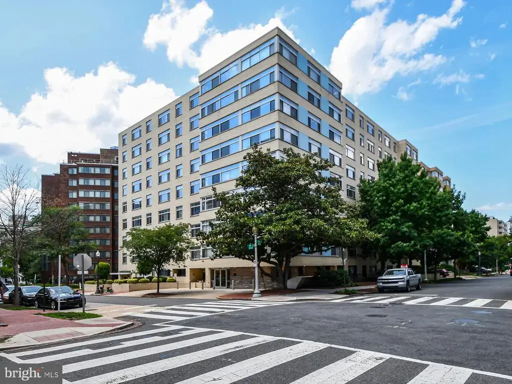 2401 H St Nw #810, WASHINGTON