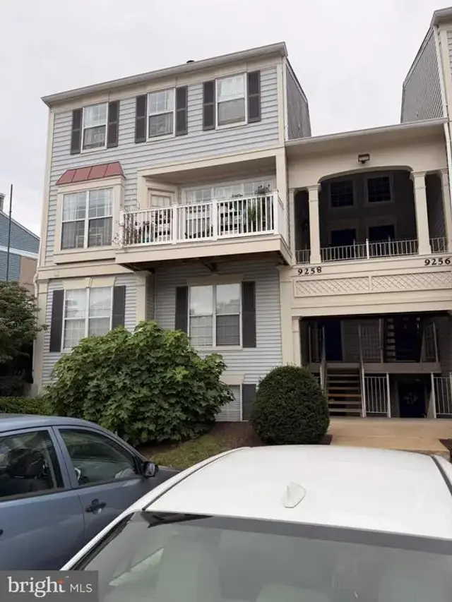 9258 Cardinal Forest Ln #302, Lorton