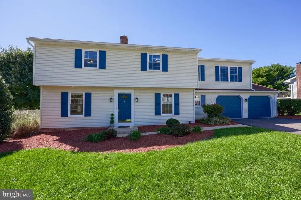 1735 Ashland Dr, YORK