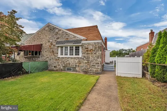 9106 Wooden Bridge Rd, Philadelphia