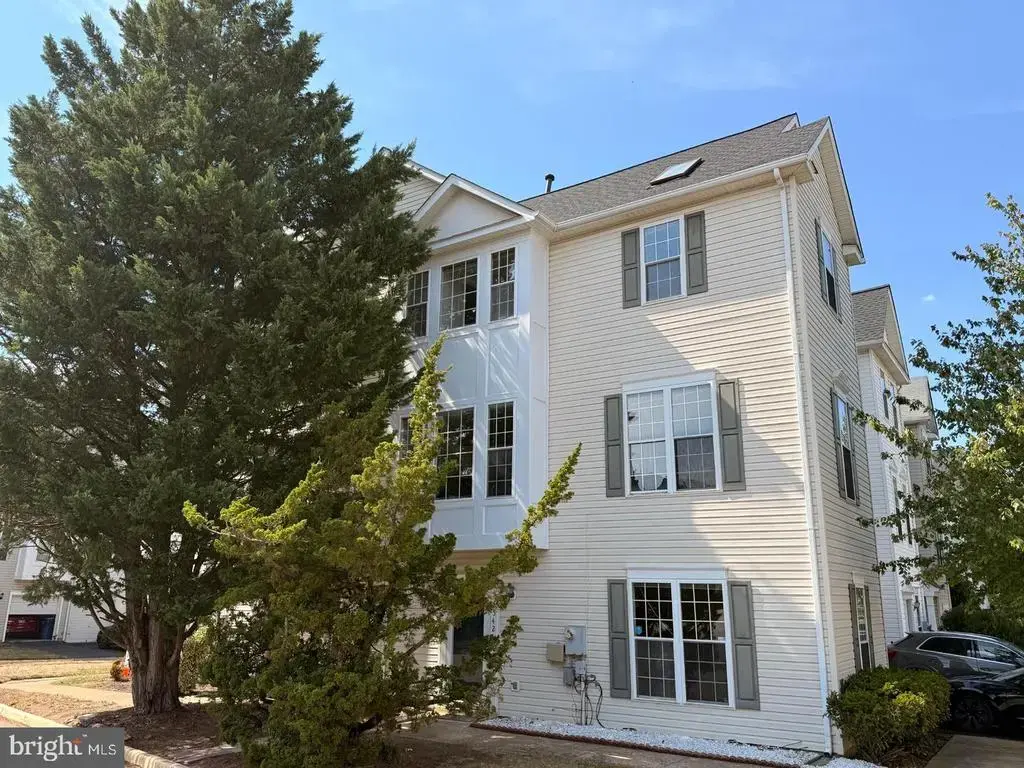 2542 Logan Wood, HERNDON