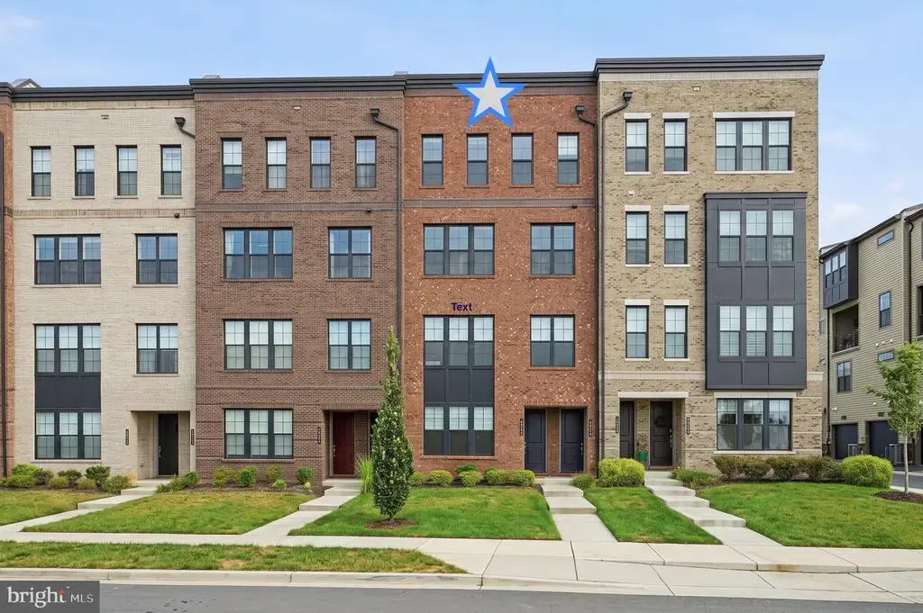 43556 Centergate Dr, ASHBURN