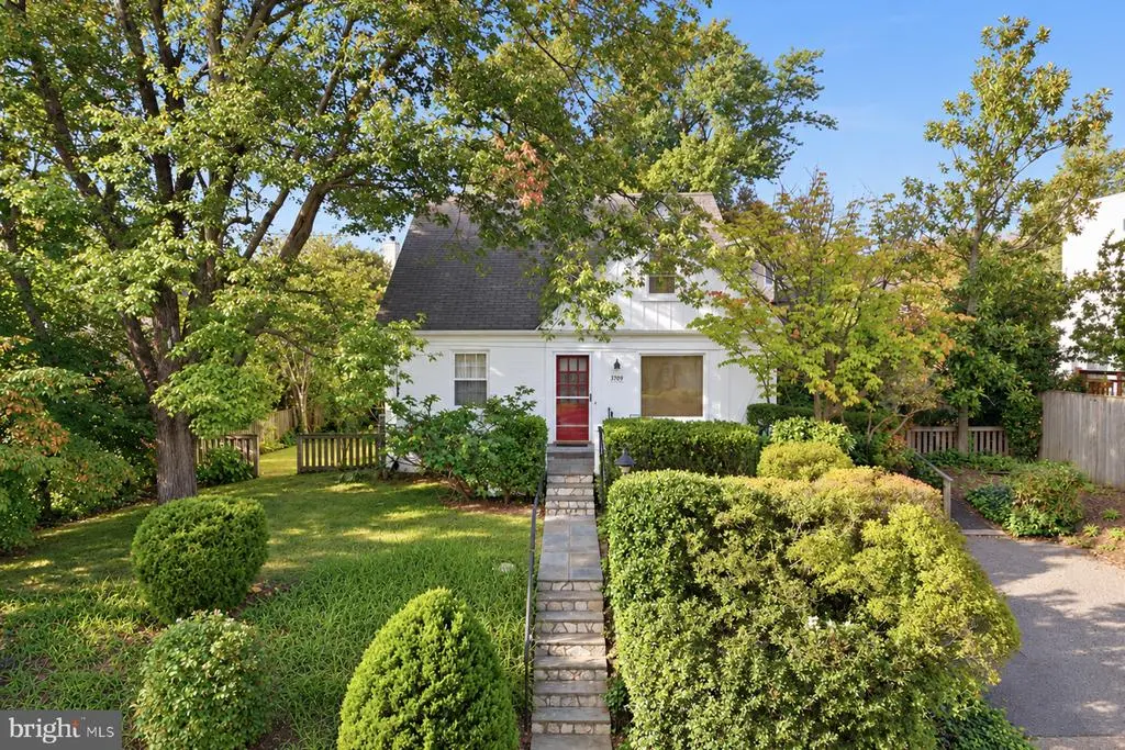 5109 Manning Dr, BETHESDA