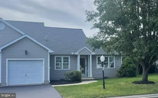 919 W Schumaker Manor Dr, Salisbury