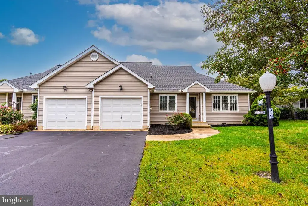 919 W Schumaker Manor Dr, SALISBURY