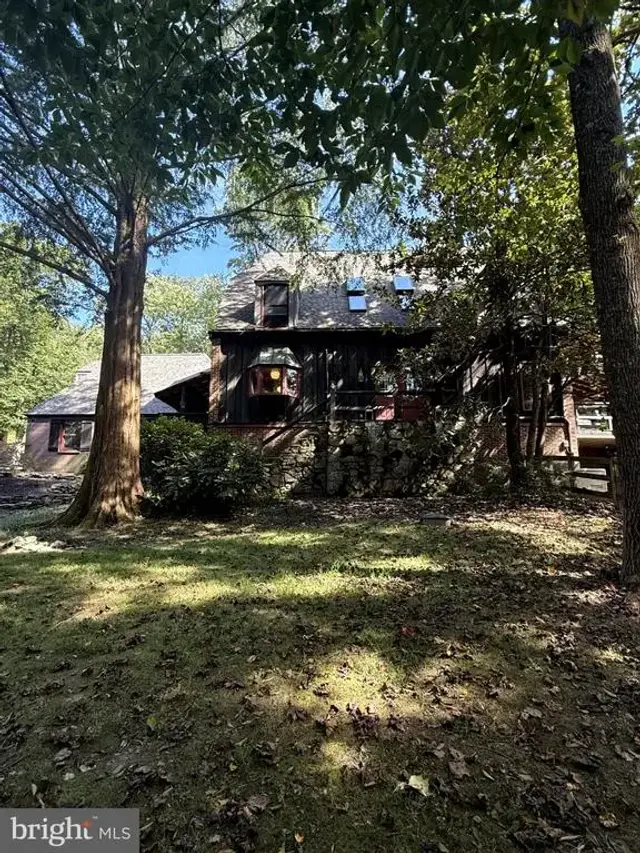 2001 Thurston Rd, Frederick