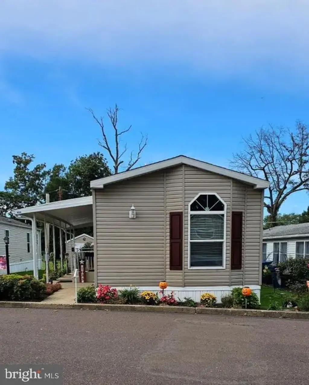 1033 Pine Cir, TELFORD
