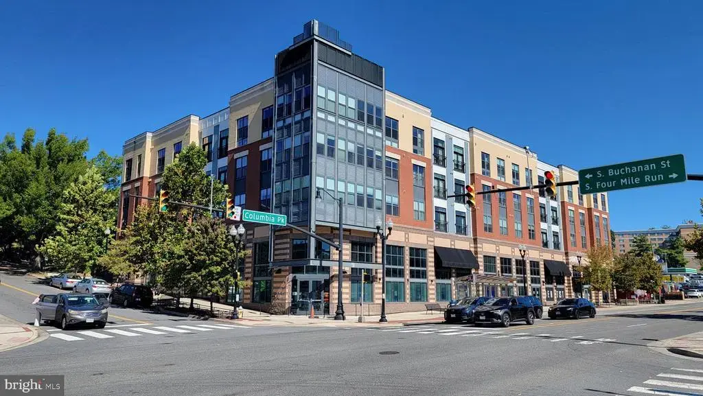 989 S Buchanan St #425, ARLINGTON