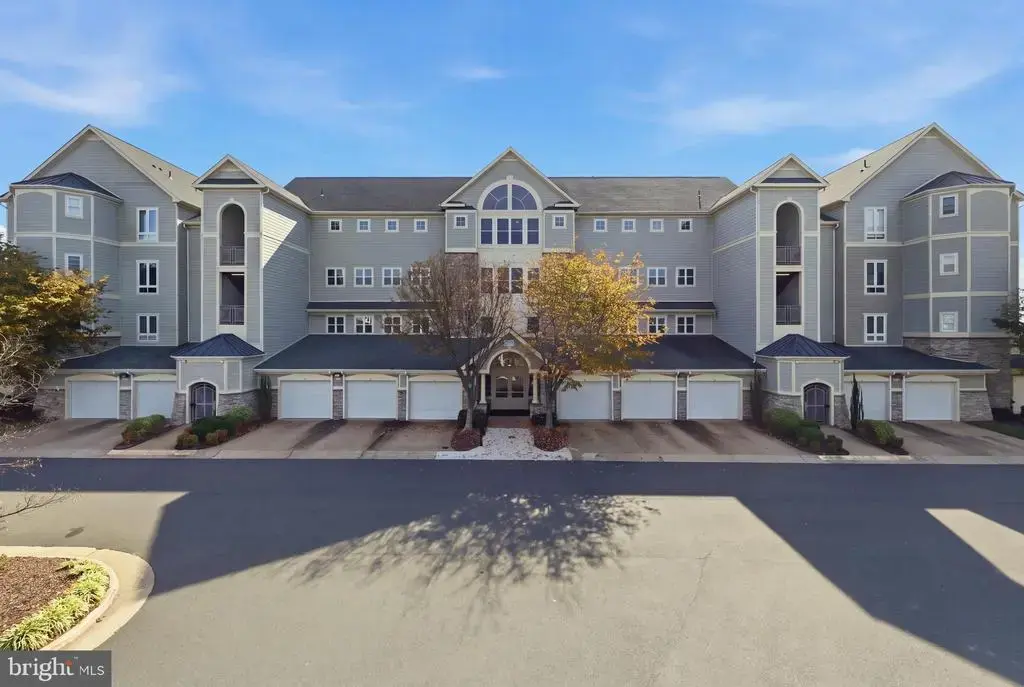1621 Ladue Ct #204, WOODBRIDGE
