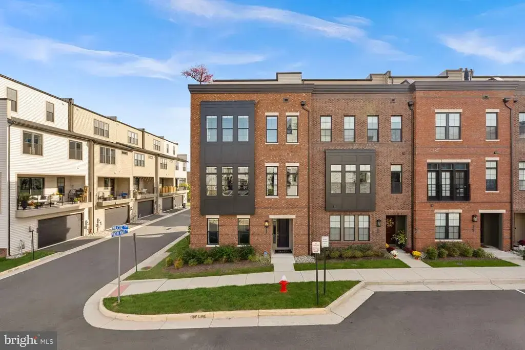 43447 Wilcox Ter, ASHBURN