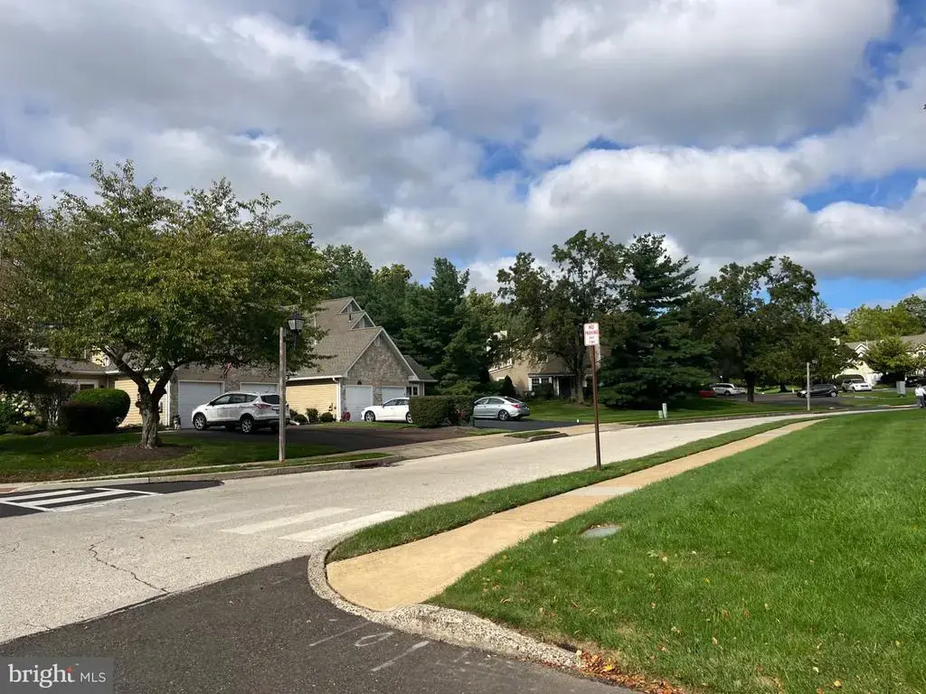 2306 Orchard Hill Cir, WARRINGTON