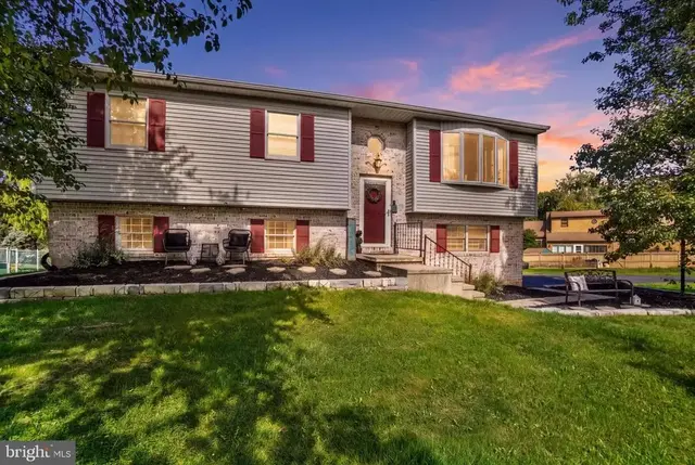 2431 Onyx Rd, York