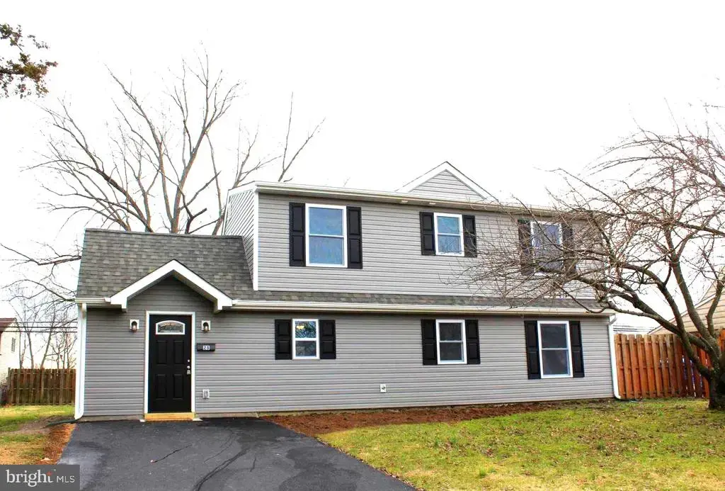 28 Inlet Rd, LEVITTOWN
