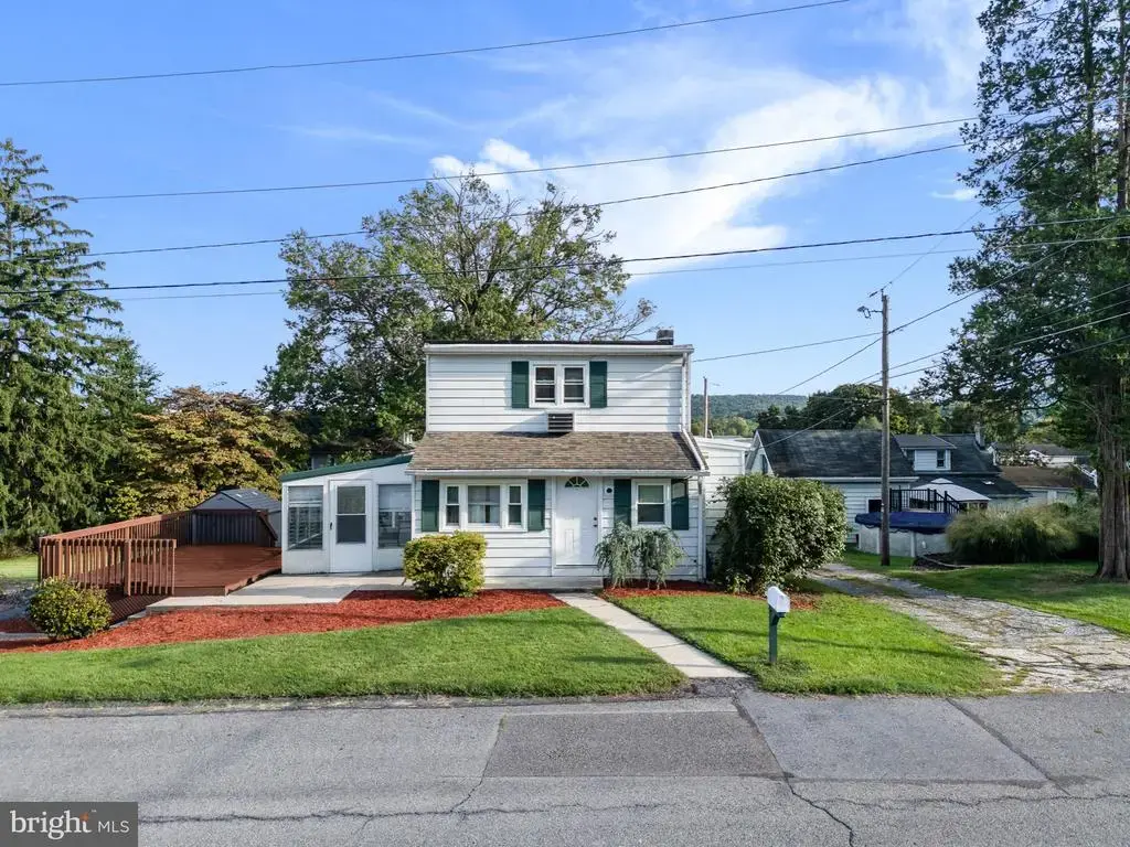 1706 Liggett Ave, READING