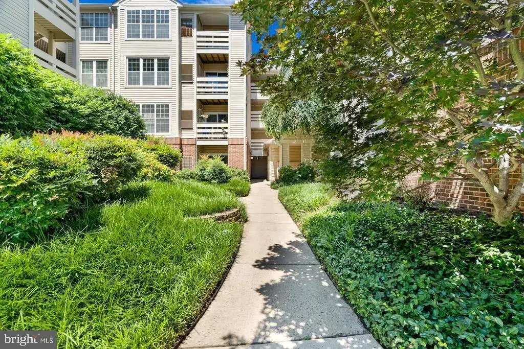 244 S Reynolds St #302, ALEXANDRIA