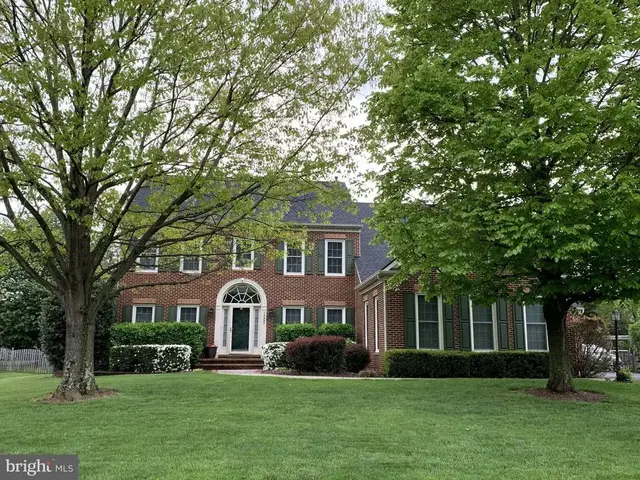 13555 Heritage Farms Dr, Gainesville