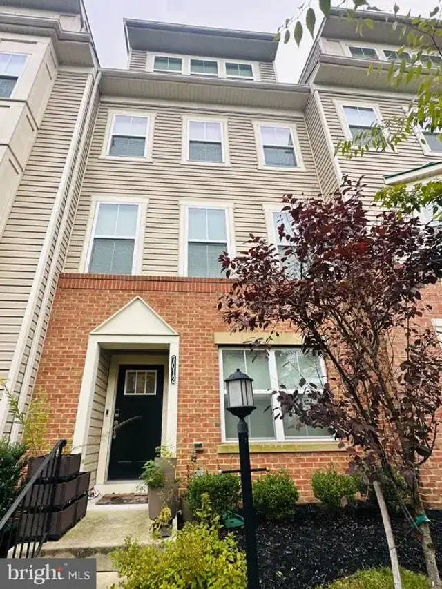 7012 Ventfield Way, Hanover