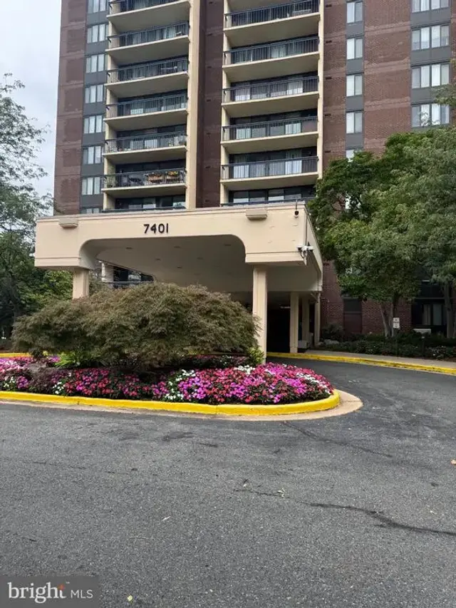 7401 Westlake Ter #705, Bethesda