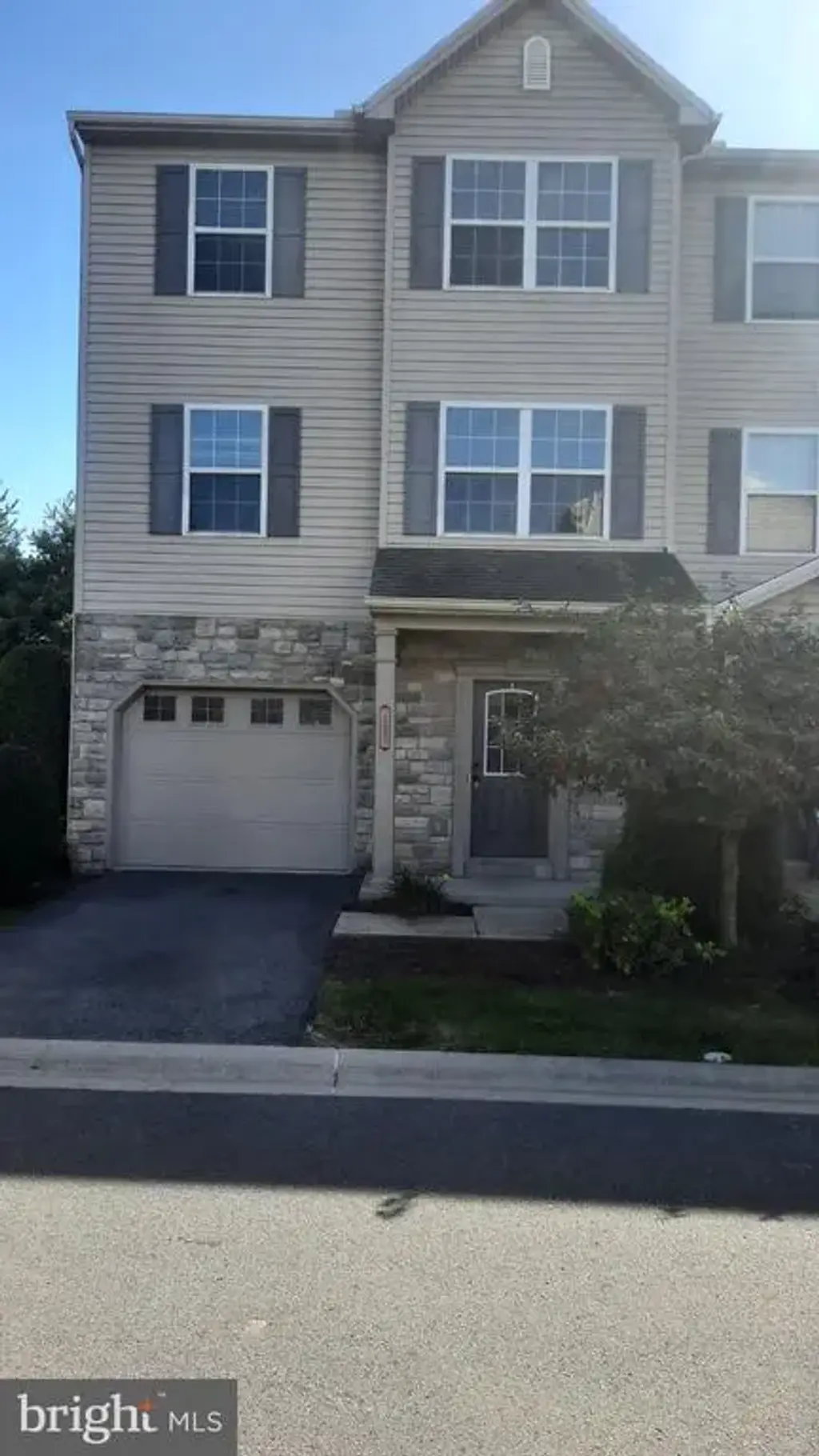 207 Antilles Ct, MECHANICSBURG