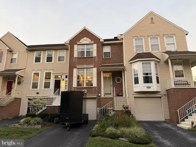 908 Waterford Ln, Wilmington
