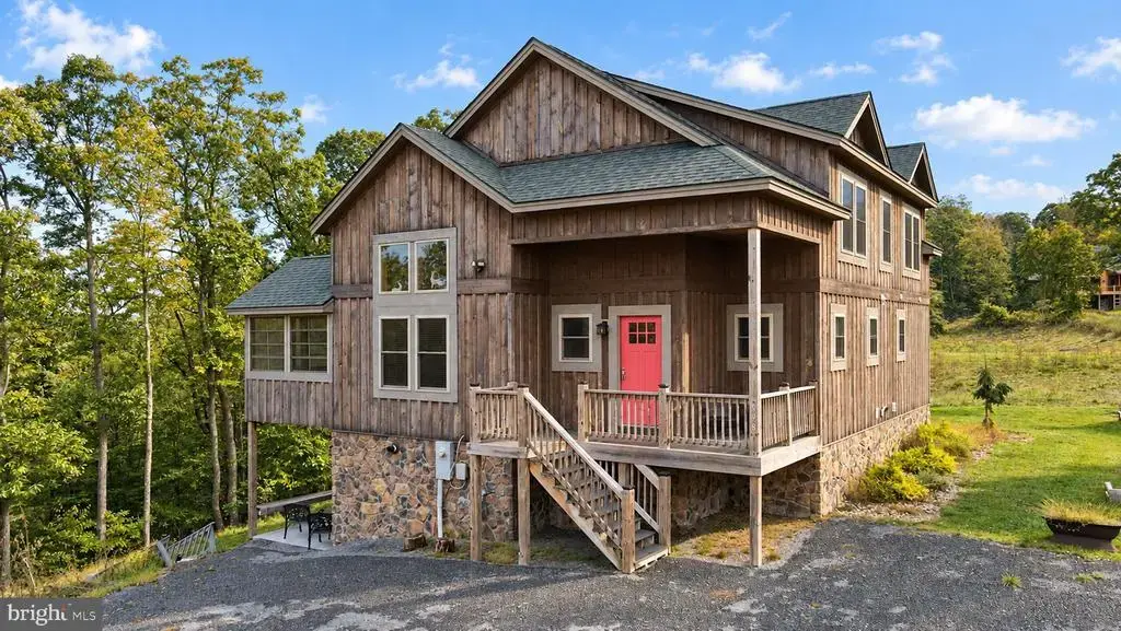 698 N Camp Rd, MC HENRY