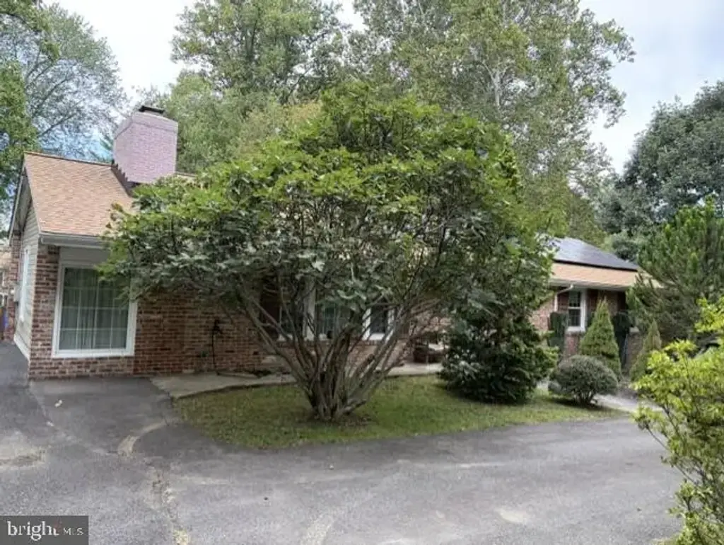 9464 Seven Locks Rd, BETHESDA