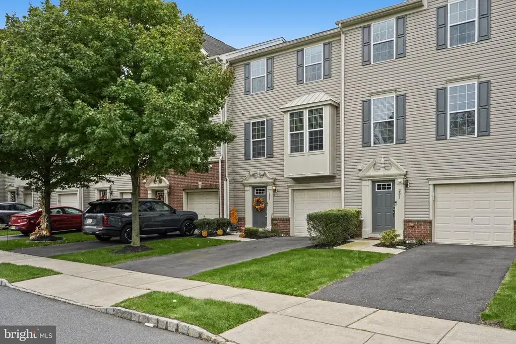 203 Perry Way, CINNAMINSON