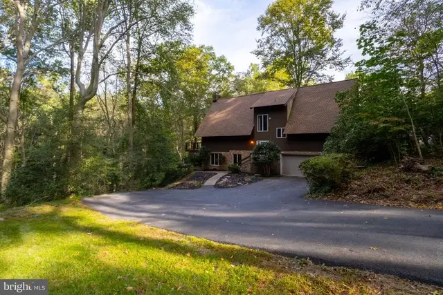 2010 Fallsgrove Way, Fallston
