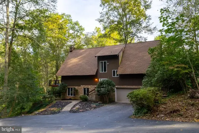 2010 Fallsgrove Way, Fallston