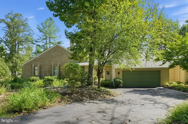 40 Toft Woods Way, Media