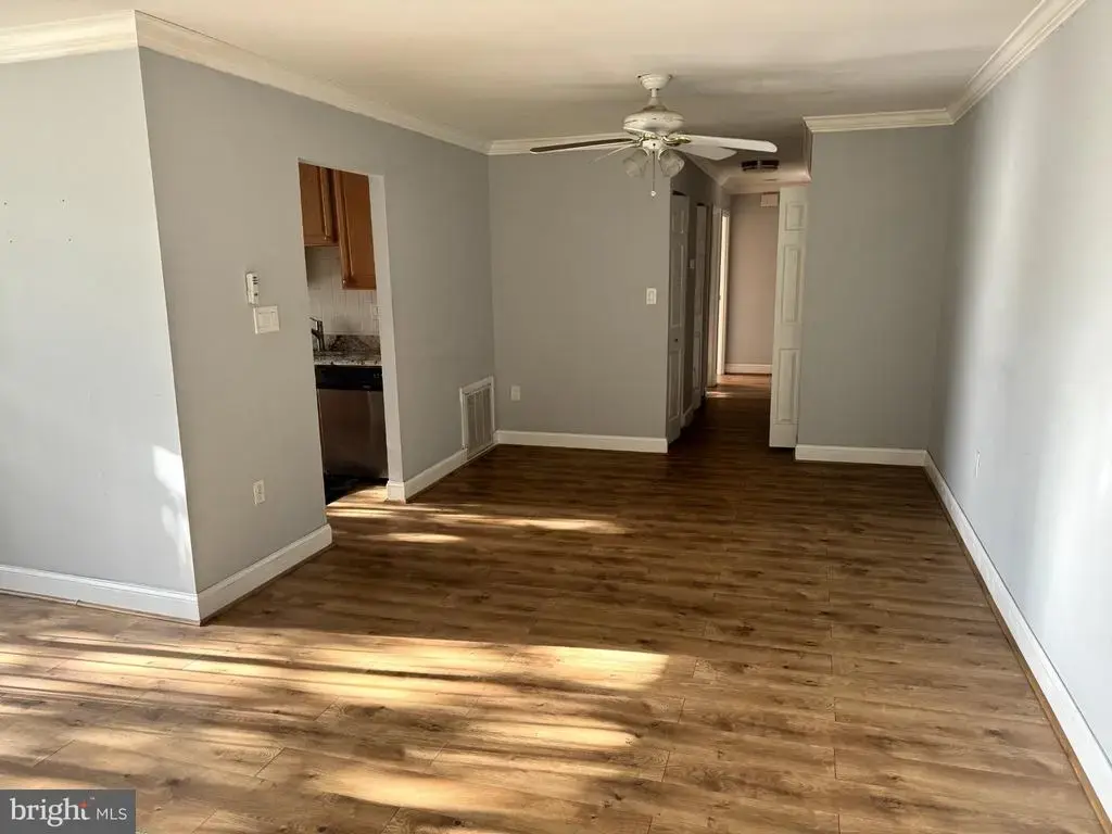 5600 Bloomfield Dr #203, ALEXANDRIA