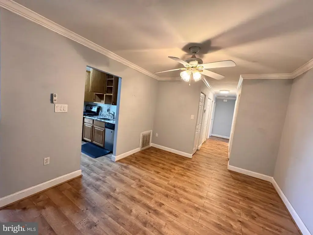 5600 Bloomfield Dr #203, ALEXANDRIA