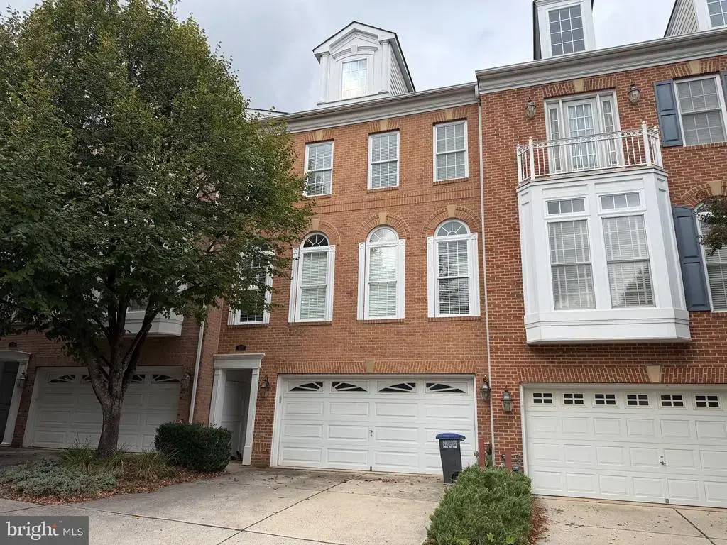 4076 Clovet Dr #27, FAIRFAX