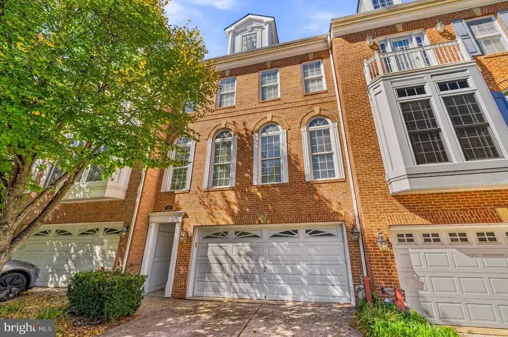 4076 Clovet Dr #27, FAIRFAX