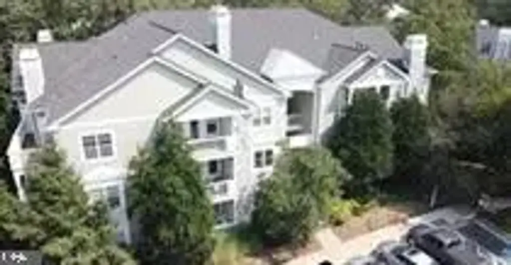 1720 Lake Shore Crest Dr #36, RESTON
