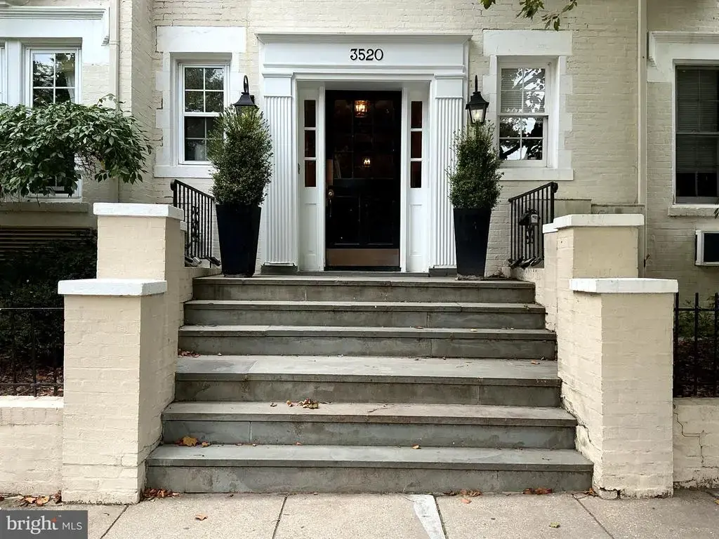 3520 3520 W Pl Nw Nw #202, WASHINGTON