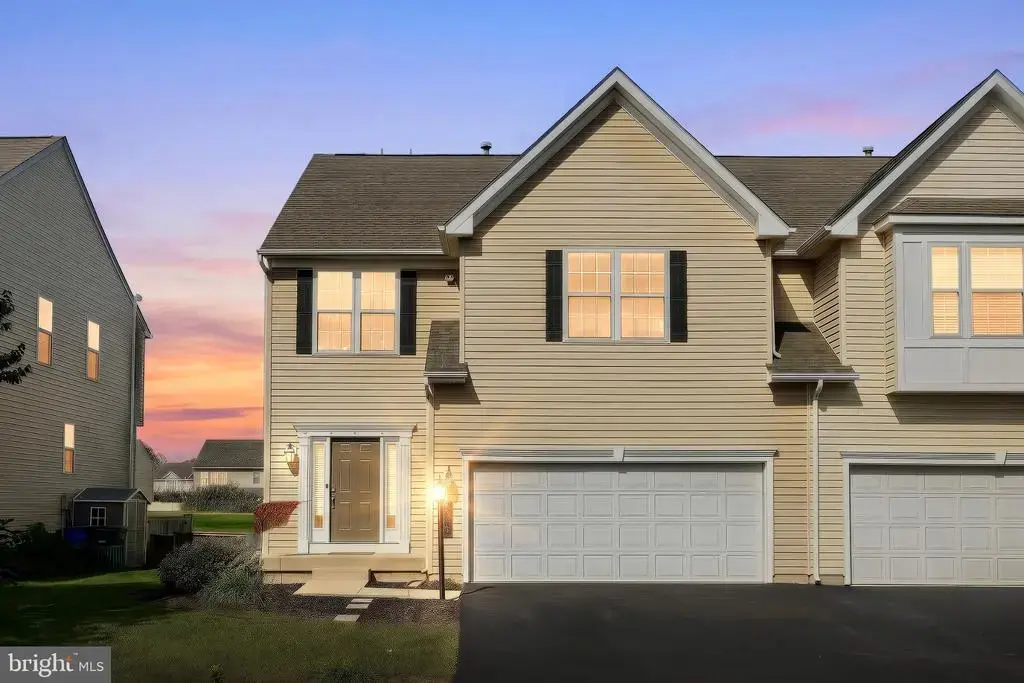 2521 Village Rd, DOVER