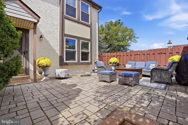 89 Queens Cir, Chalfont
